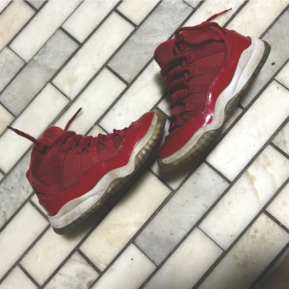 Jordan 11 Retro
Win Like 96 (PS)